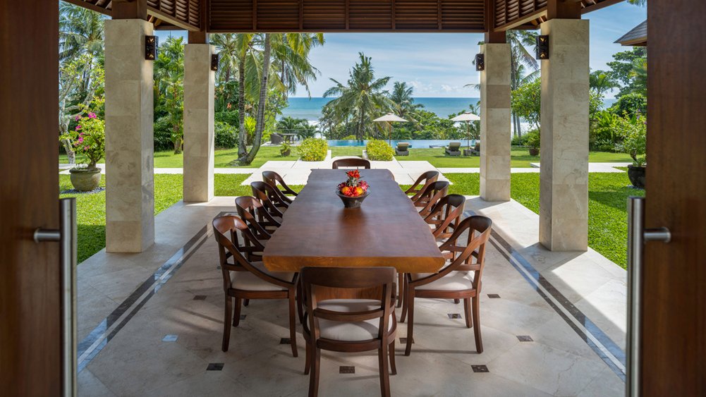 Villa Kailasha - alfresco dining